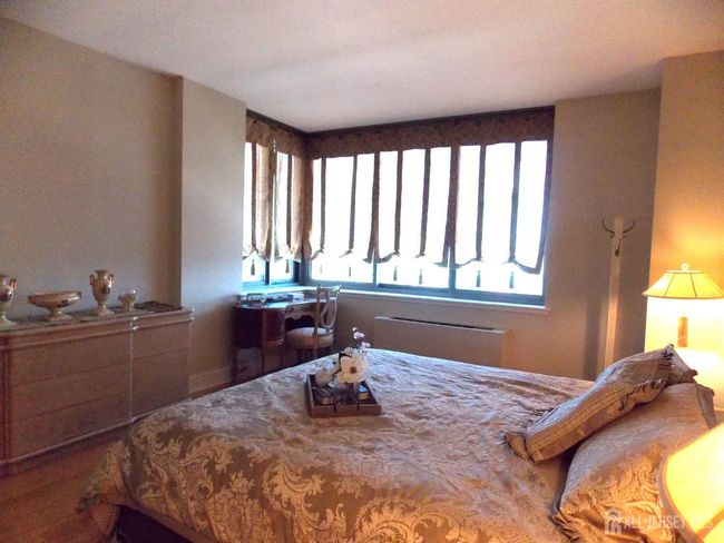 APT-1205 - 1 Spring St, Townhouse with 2 bedrooms, 2 bathrooms and null parking in New Brunswick NJ | Image 10