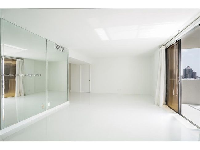 APT-2306 - 18181 Ne 31 St Ct, Condo with 2 bedrooms, 2 bathrooms and null parking in Aventura FL | Image 11