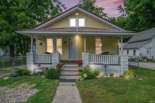405 Middlebury St, Goshen, IN, 46528-2940 | Card Image