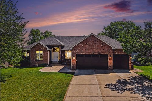 8150 9th Street Pl N, Oakdale, MN, 55128-5391 | Card Image
