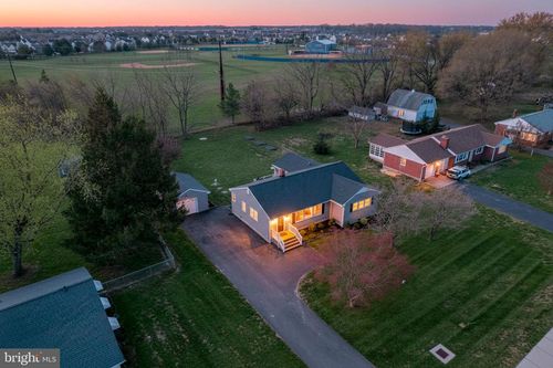 1542 Forrest Ave, DOVER, DE, 19904-3329 | Card Image