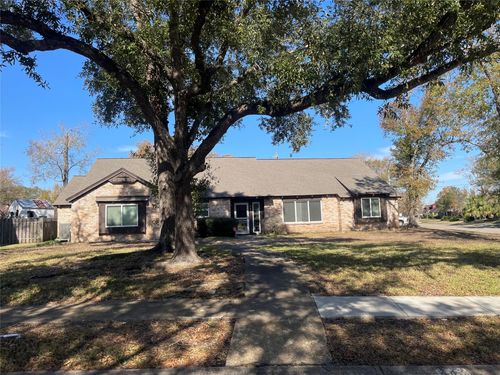 443 Bayou View Dr, El Lago, TX, 77586-6105 | Card Image