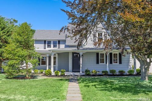 511 Montauk Hwy, East Moriches, NY, 11940-1376 | Card Image