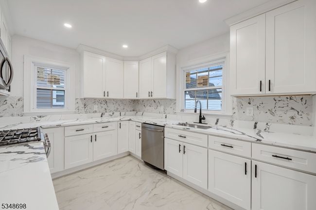 66 4 Th Ave, House other with 4 bedrooms, 2 bathrooms and null parking in Port Reading NJ | Image 4