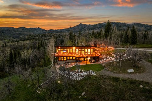 32185 Valley View Dr, Steamboat Springs, CO, 80487-9213 | Card Image