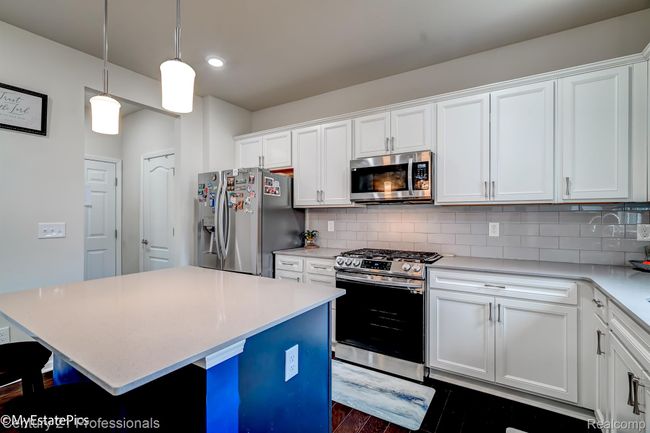 6044 Fieldstone Circle, House other with 4 bedrooms, 3 bathrooms and null parking in South Lyon MI | Image 6