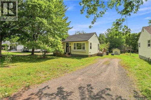 400 Gibson St, Fredericton, NB, E3A4E6 | Card Image