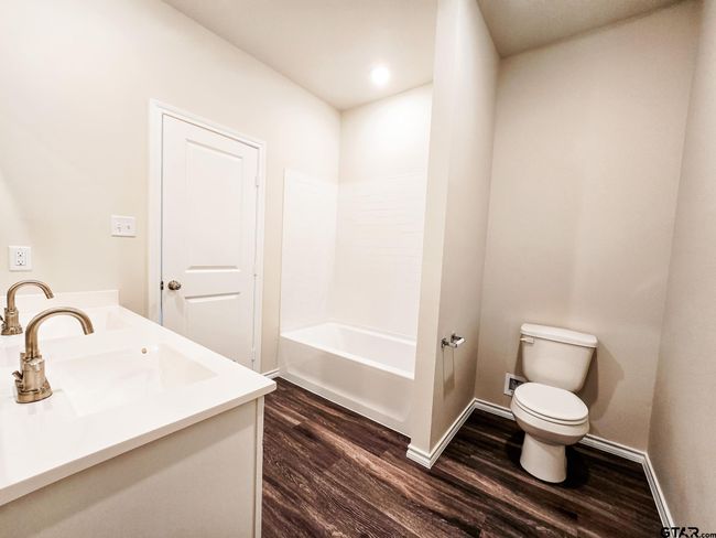 1102 Park Meadows Dr., House other with 4 bedrooms, 2 bathrooms and null parking in Whitehouse TX | Image 13