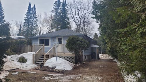 35 47th St N, Wasaga Beach, ON, L9Z1Y5 | Card Image