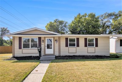 221 Maplewood Avenue, House other with 3 bedrooms, 2 bathrooms and null parking in Mishawaka IN | Image 1