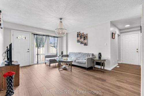 35-1333 Mary St N, Oshawa, ON, L1G6Z3 | Card Image