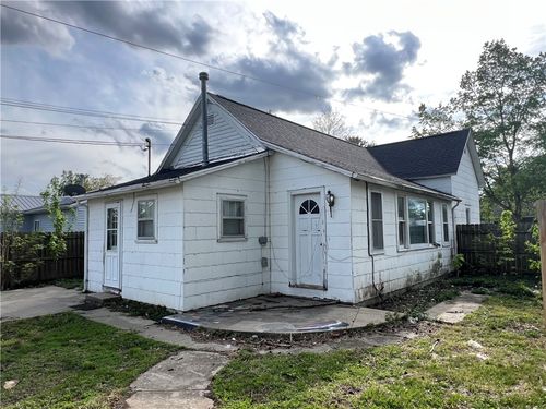 301 S 3rd St, Altamont, IL, 62411-1107 | Card Image