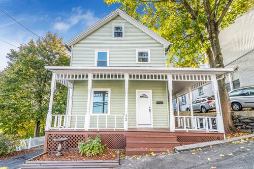 32 Hill St, Shelton, CT, 06484-3228 | Card Image