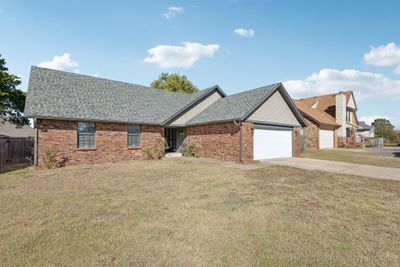 13409 E 45th Street, House other with 3 bedrooms, 2 bathrooms and null parking in Tulsa OK | Image 2