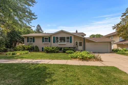 2166 Larry Ho Dr, Saint Paul, MN, 55119-4604 | Card Image