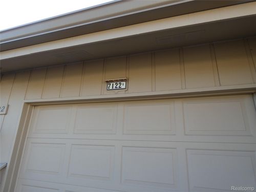 7122 Pebble Park Dr, West Bloomfield, MI, 48322-3505 | Card Image