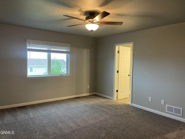126 Marshall Loop, House other with 3 bedrooms, 3 bathrooms and null parking in Bismarck ND | Image 8