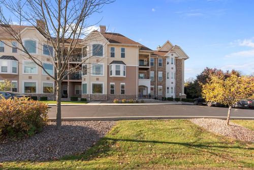 107-N74W13737 Appleton Avenue, Menomonee Falls, WI, 53051 | Card Image