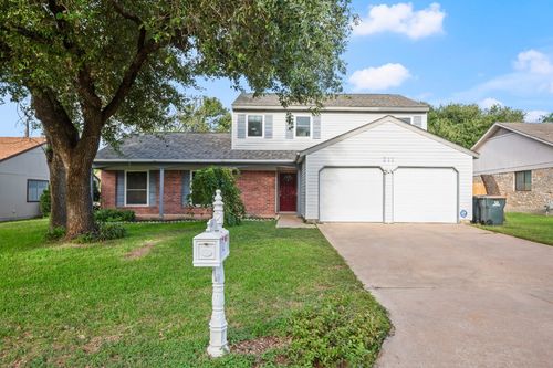 211 Woodmont Dr, Georgetown, TX, 78628-8741 | Card Image