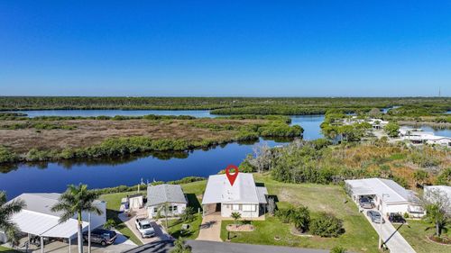 554 Parkwood Ave, NORTH PORT, FL, 34287-1536 | Card Image