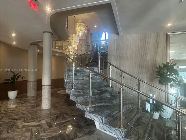 APT-434 - 5401 Collins Ave, Condo with 2 bedrooms, 2 bathrooms and null parking in Miami Beach FL | Image 22