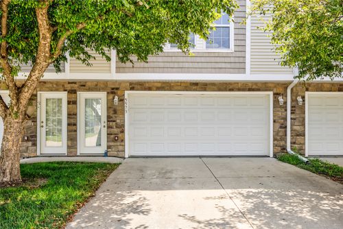 5573 Boston Ct, Johnston, IA, 50131-1460 | Card Image