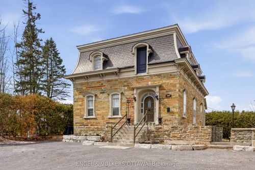 382 Mcgill St, Hawkesbury, ON, K6A1R2 | Card Image