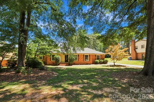 13507 Four Oaks Ln, Matthews, NC, 28105-3618 | Card Image