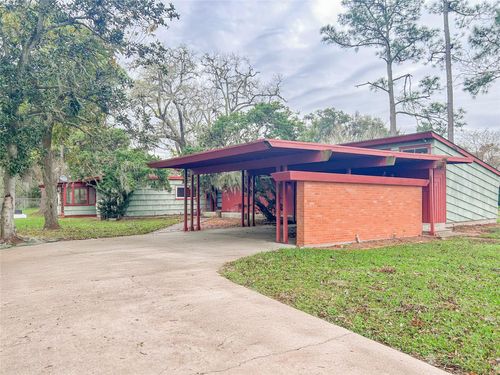 530 Circle Way, Lake Jackson, TX, 77566 | Card Image