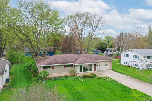 416 S Woodland Dr, Whitewater, WI, 53190-1530 | Card Image