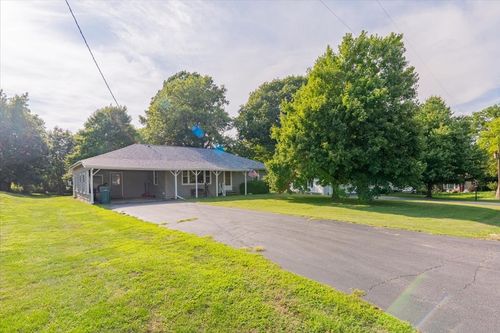 5547 Stone Rd, Clinton, IL, 61727-9131 | Card Image