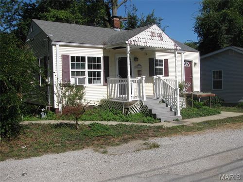 613 Leonard St, Alton, IL, 62002-2107 | Card Image