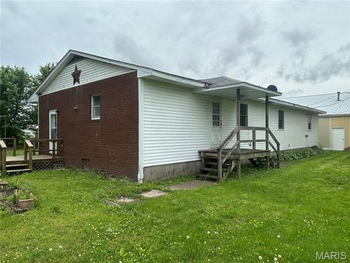 520 11th St, Carrollton, IL, 62016-1218 | Card Image