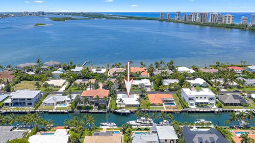 1071 Gulfstream Way, Riviera Beach, FL, 33404-2732 | Card Image