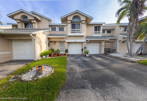 2047 Discovery Cir E, Deerfield Beach, FL, 33442-1045 | Card Image