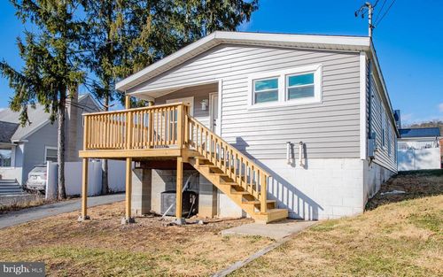 937 Center St, LOCK HAVEN, PA, 17745-2712 | Card Image