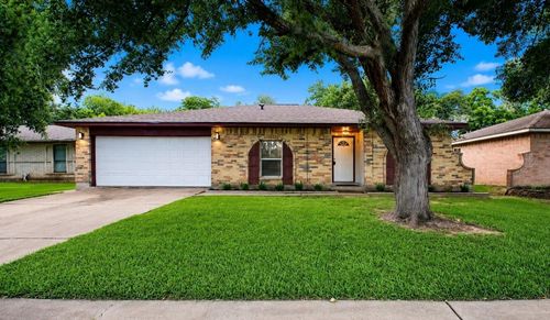 215 Redbud Cir, League City, TX, 77573-1628 | Card Image