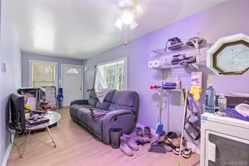 355 Dayton Ave, Manorville, NY, 11949-2007 | Card Image