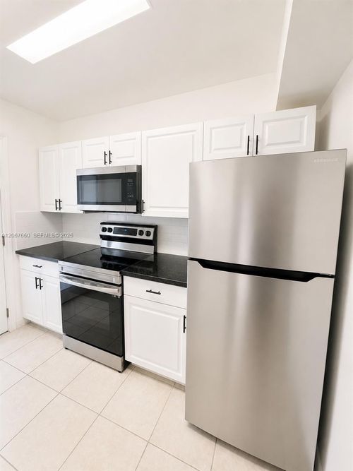 4-500 E Country Club Cir, Plantation, FL, 33317-4053 | Card Image