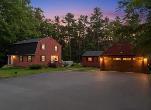 266 Main St, Sandown, NH, 03873-2615 | Card Image