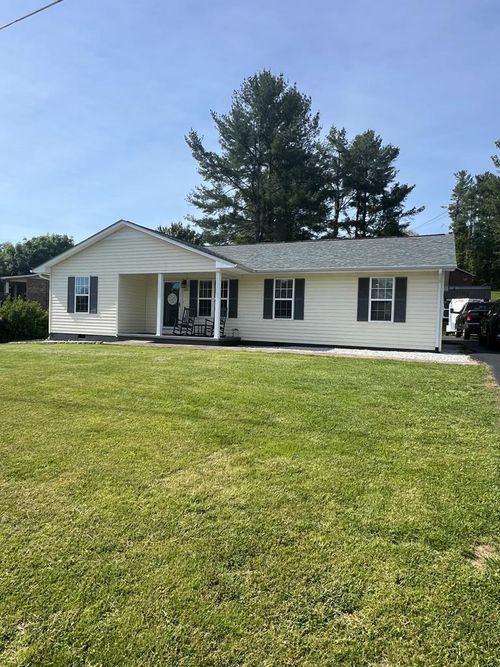 605 Parkwood Dr, Galax, VA, 24333 | Card Image