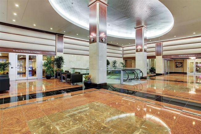 Lobby | Image 27