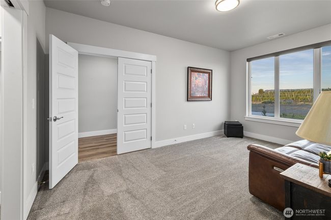 101 Wren Loop N, House other with 3 bedrooms, 3 bathrooms and 3 parking in Mattawa WA | Image 37