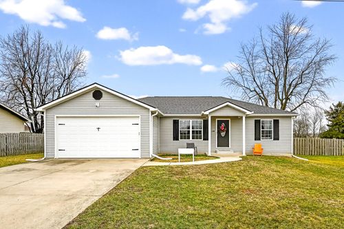114 E South St, Seymour, MO, 65746-8694 | Card Image