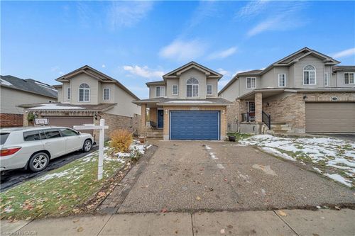 35 Templewood Dr, Kitchener, ON, N2R1K9 | Card Image