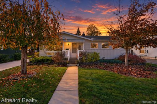 737 Elmwood Drive, Fenton, MI, 48430 | Card Image