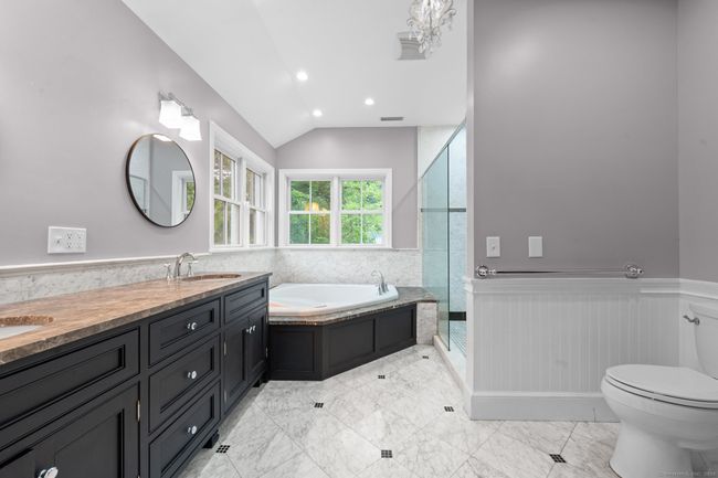 There are high ceilings throughout the entire home. | Image 27