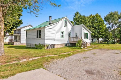 232 Center Street, Oconto, WI, 54153 | Card Image