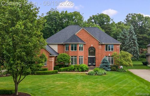 2609 Pebble Beach Dr, Oakland, MI, 48363-2450 | Card Image