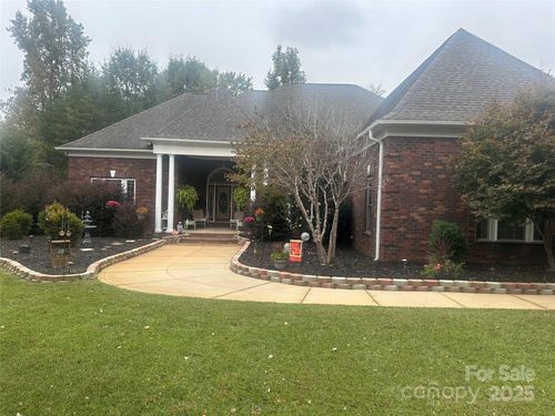8629 Haydens Way, Concord, NC, 28025-8601 | Card Image